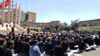 نماز ظهر روز عاشورا در میدان انقلاب زنجان به روایت تصویر